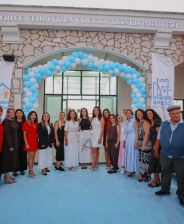 Hayriye ve Vehbi Özen Çocuk Etkinlik Merkezi ile Mavi Kelebek Anı Parkı Alaçatı’da hizmete açıldıPHOTO-2026-08-20-21-16-41