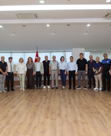 Karabağlar Belediyesi sahipsiz atıklar (1)
