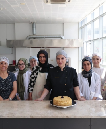 Konaklı kadınlar Temel Pastacılık Eğitimi’yle üretim ve istihdama katılıyor (1)