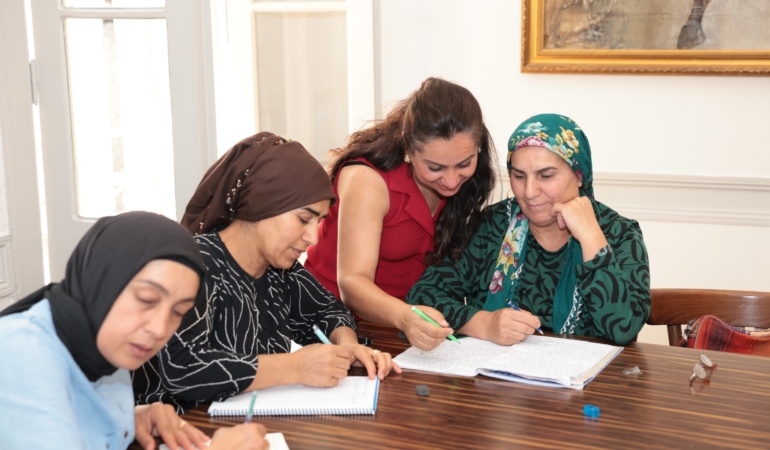 Konaklı kadınların okuma azmi örnek oldu (1)