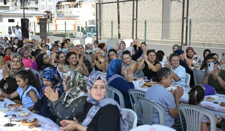 Bornova’da berekete dönüşen toprak