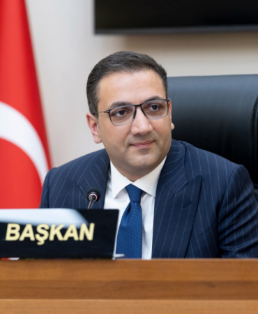 balcova-belediye-baskani-onur-yigit-hakkinda-ev-hapsi-karari