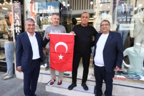 bayrak dağıtımı4