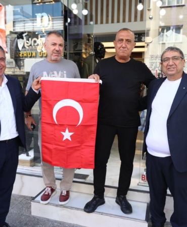 bayrak dağıtımı4