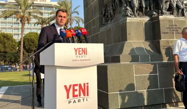 Çağatay Güç Cumhuriyet Meydanı’nda mesaj verdi: “Türkiye’yi yeniden ayağa kaldıracağız”
