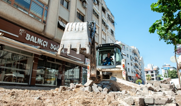 Bostanlı Cemal Bülbül Sokak’ta yenileme hamlesi başladı
