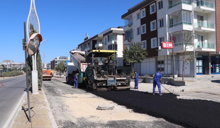 Aliağa ve Seferihisar’da yollar yenileniyor