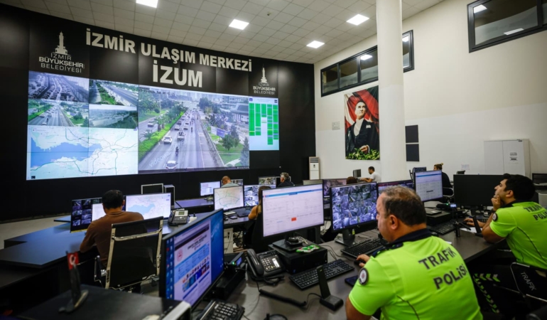 Okul trafiği İZUM’un yakın takibinde