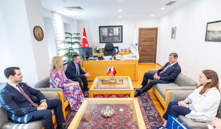 İzmir’den dünyaya yeni kapılar açılıyor