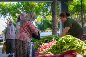 6 HACIÖMERLİ’DE SALI PAZARI BEREKETİ
