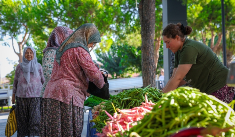 6 HACIÖMERLİ’DE SALI PAZARI BEREKETİ