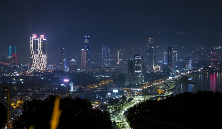 İzmir’in dijital rehberi yenilendi