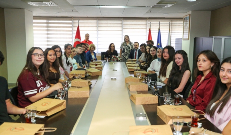 KARGEM’li gençlerden Başkan Ünsal’a teşekkür ziyareti