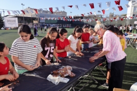Bayraklı’da Çocuklar Mahalle Şenliğinde Doyasıya Eğlendi (11)