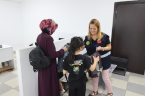 Buca_belediyesi_çanta_dağıttı_03