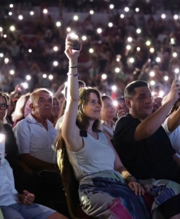 Çeşme Festivali, iki gün süren coşku ve birliktelikle tamamlandıPHOTO-2026-09-06-23-56-18