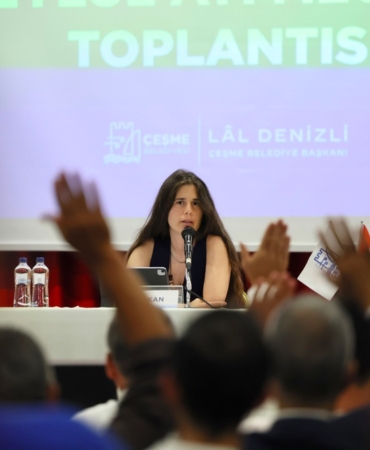 Çeşme Meclisi’nden sokak hayvanları, gençler ve yaş almış vatandaşlar için önemli kararlar PHOTO-2026-09-07-18-38-45