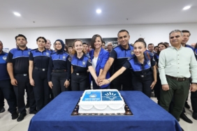 Karabağlar Belediyesi Zabıta pasta kesimi (1)