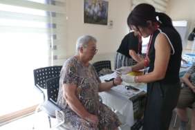 Konak’ın İleri Yaş üyelerine ücretsiz sağlık taraması (1)