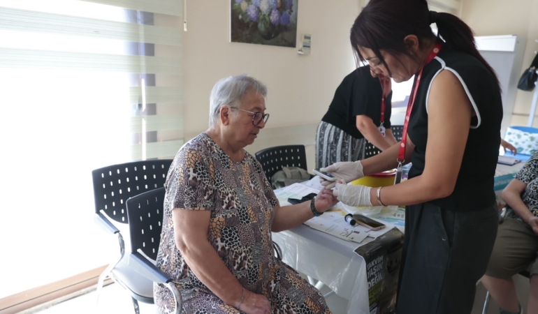 Konak’ın İleri Yaş üyelerine ücretsiz sağlık taraması (1)
