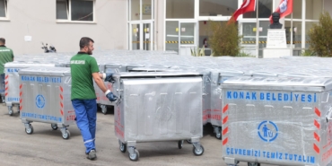 Konak’ta konteynerler yenilenmeye devam ediyor (5)