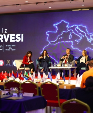 Lâl Denizli, Akdeniz İklim Zirvesi’nde Çeşme’nin iklim politikalarını anlattıPHOTO-2026-09-28-14-11-10 2