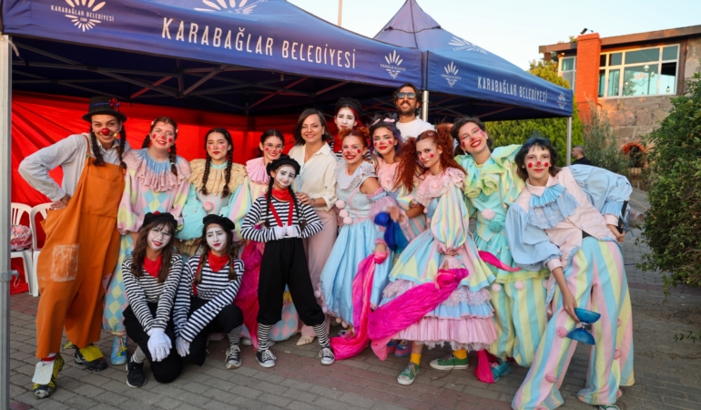 Neşeli Sokaklar Mutlu Çocuklar final (7)