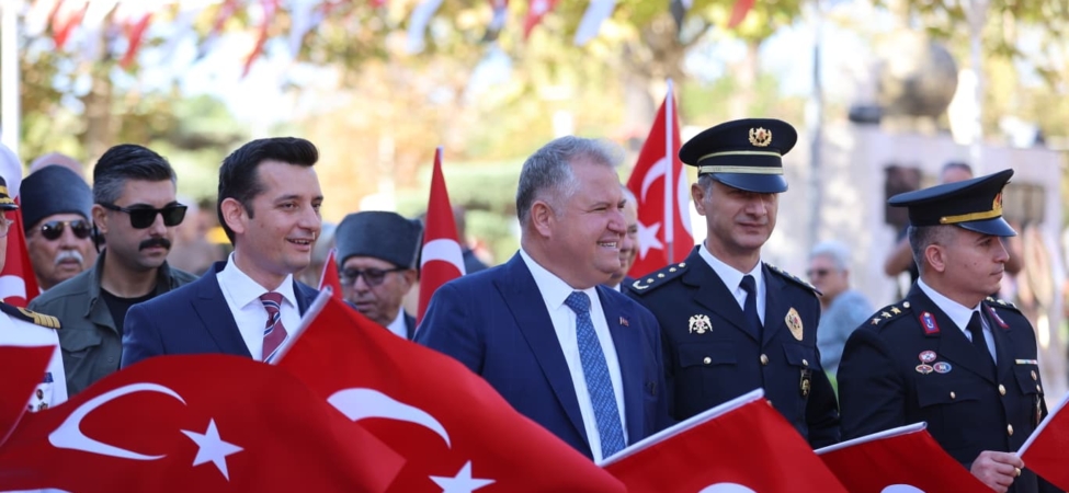 URLA’NIN KURTULUŞUNUN 104. YIL DÖNÜMÜ TÖRENLE KUTLANDI