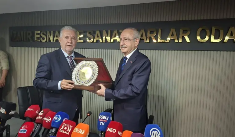 kilicdaroglu-izmir-esnafin-soz-verdi-butun-sorunlarinizi-cozmek-boynumuzun-borcu4.jpeg