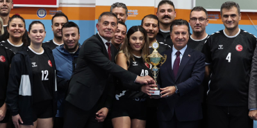 Cumhuriyet Kupası’nda Büyükşehir Personeli Sahada Buluştu (3)