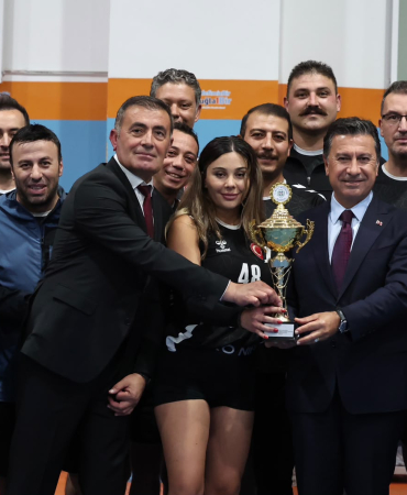 Cumhuriyet Kupası’nda Büyükşehir Personeli Sahada Buluştu (3)
