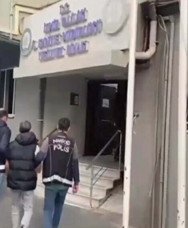 Izmir-de-yasa-disi-bahis-operasyonu-32-gozalti-401753_news_big
