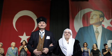 Konak’ın çınarlarından unutulmaz Cumhuriyet gösterisi (8)