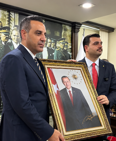 Resmî Tören ve Erdoğan Portresi