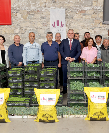 Urla’da üreticiye kesintisiz destek sürüyor (3)