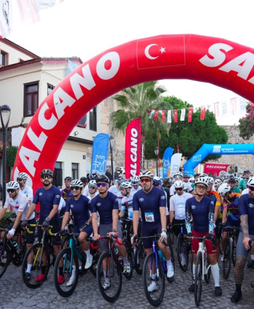 Veloturk Gran Fondo Çeşme by Salcano’nun 10’uncu yılında 809 sporcu pedal çevirdiPHOTO-2026-10-25-16-51-02
