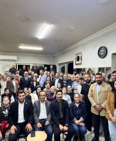 bayraklida-yeni-uyeler-chpye-katildi_6ac373d46063d