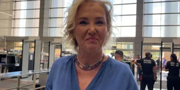 berna-lacin-izmir-paylasimi-nedeniyle-gozaltina-alindi-hzzu.jpg