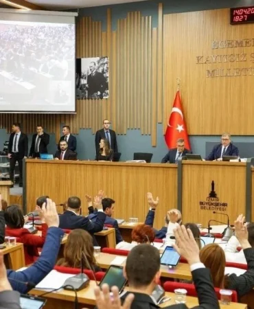 izmir-buyuksehir-belediye-meclisinde-dengeler-degisiyor-chpde-istifalar-suruyor-1.jpeg