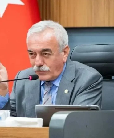 izmir-buyuksehir-de-baskan-vekili-altan-inanc-oldu_large