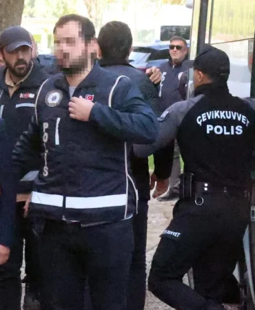 milas-belediyesine-operasyon-suphelileri-adliyeye-sevk-edildi_6adb1566624b5